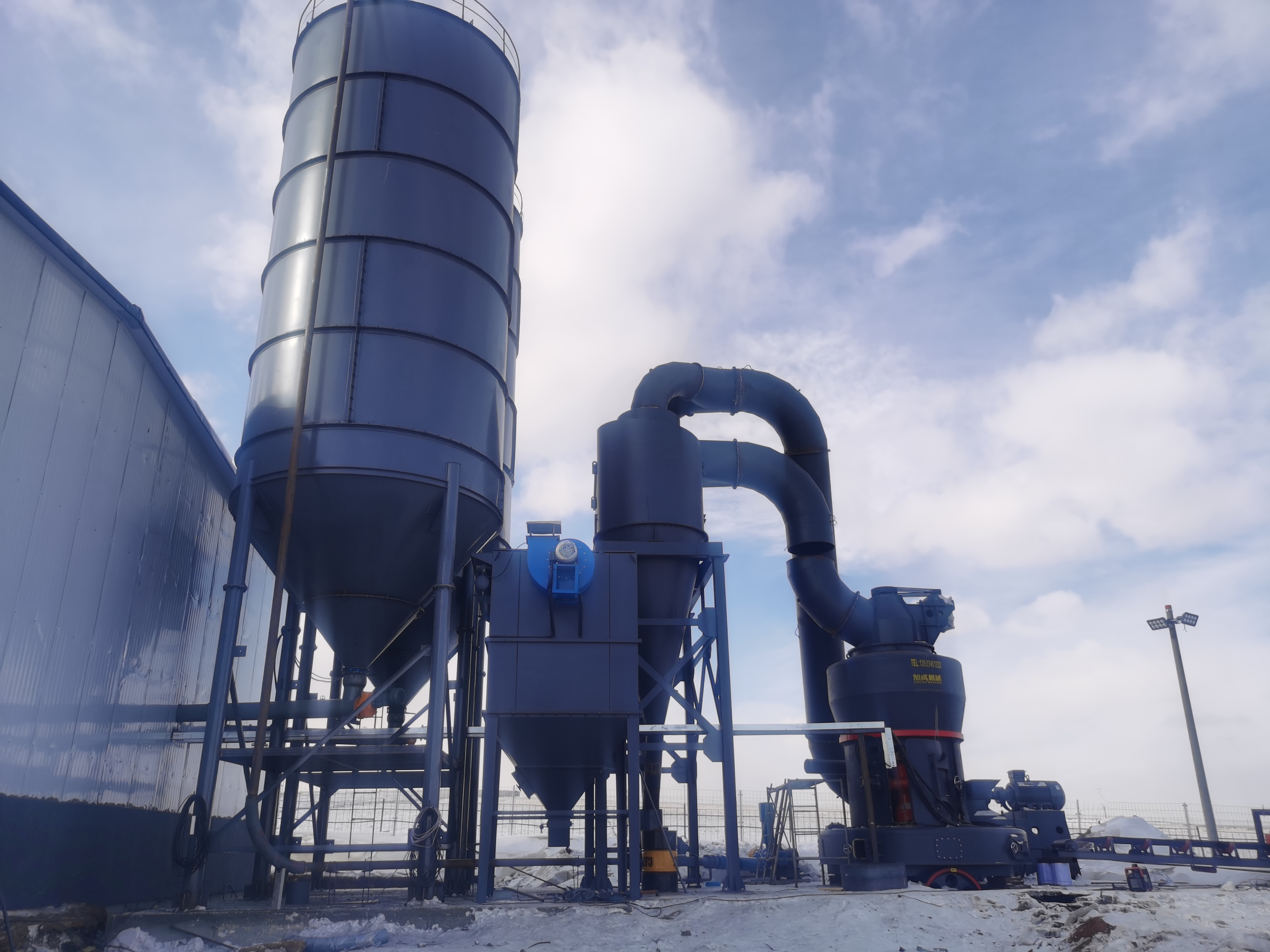 Application of high pressure suspension roller mill in pyrophyllite processing